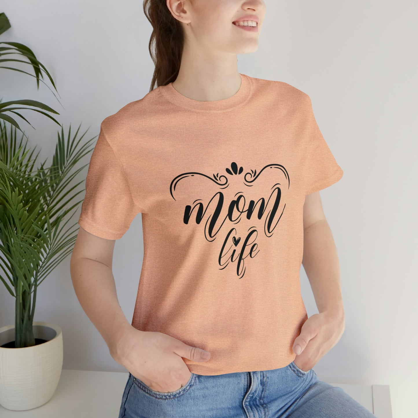 Mom's Life - Unisex Jersey Short Sleeve Tee