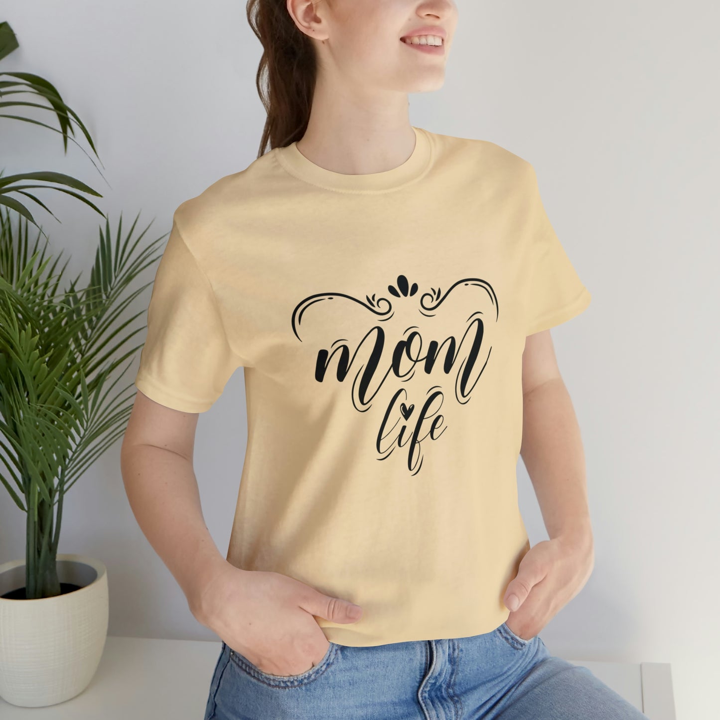 Mom's Life - Unisex Jersey Short Sleeve Tee